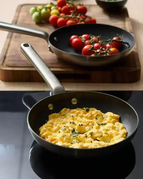 MAKO Genius 5-Ply Non-Stick Set (4-Piece) with FREE Chopping Boards